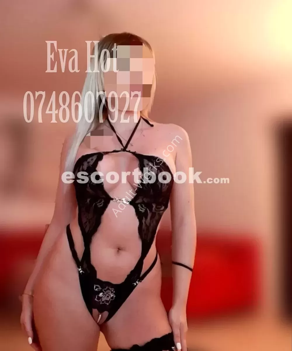 Hot Eva, Kaukasisch