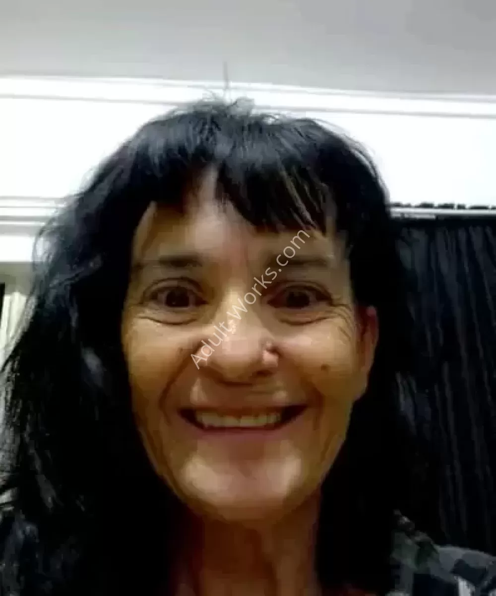 Kinky Cougar, Kaukasisch