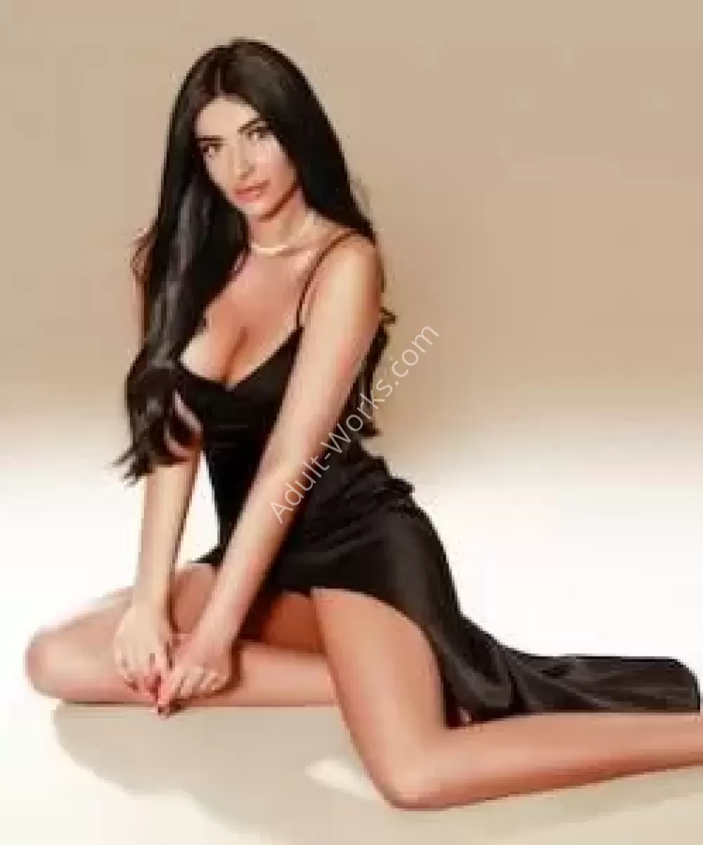 Kelly Anne, Caucasien