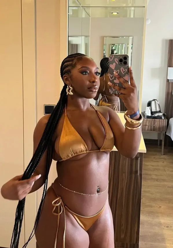 Ariel, Ebony