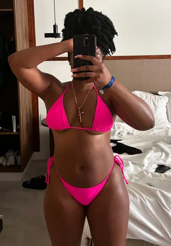 Alvira, Ebony